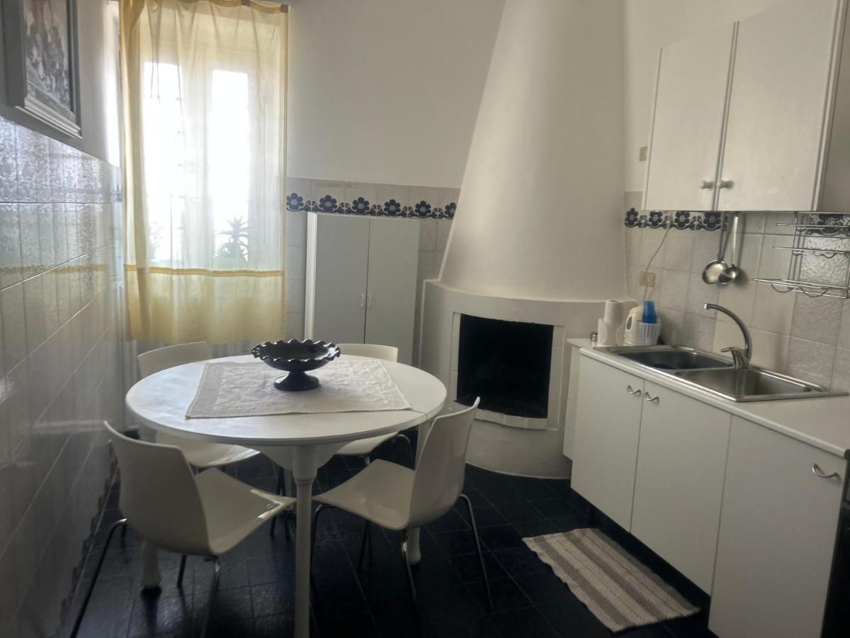 Casa Con Finestra Che Vede Il Mare Villa Fasano Exterior foto